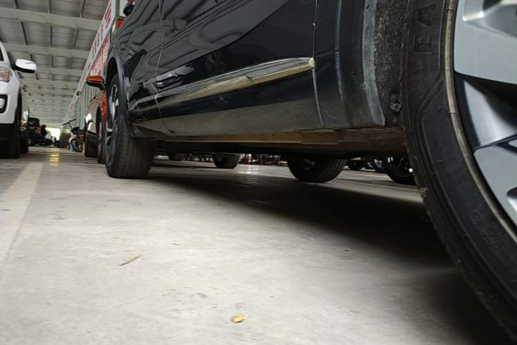Used Geely Auto Monjaro L 2021 2.0TD DCT EVO Two-Wheel Drive Smart Luxury Version Right Side Sill