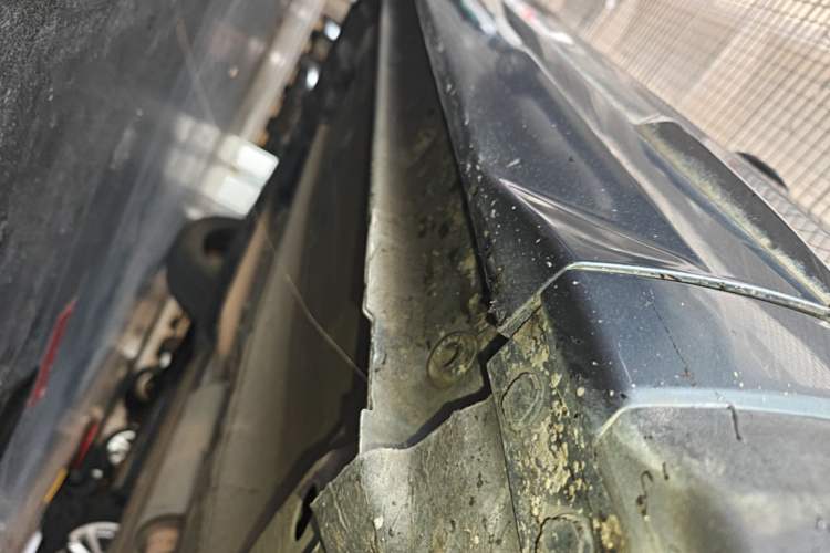 Used Geely Auto Monjaro L 2021 2.0TD DCT EVO Two-Wheel Drive Smart Luxury Version Right Side Sill
