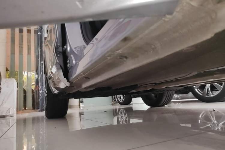 Used Geely Auto Monjaro L 2021 2.0TD High-Power Automatic All-Wheel-Drive Flagship Version Right Side Sill