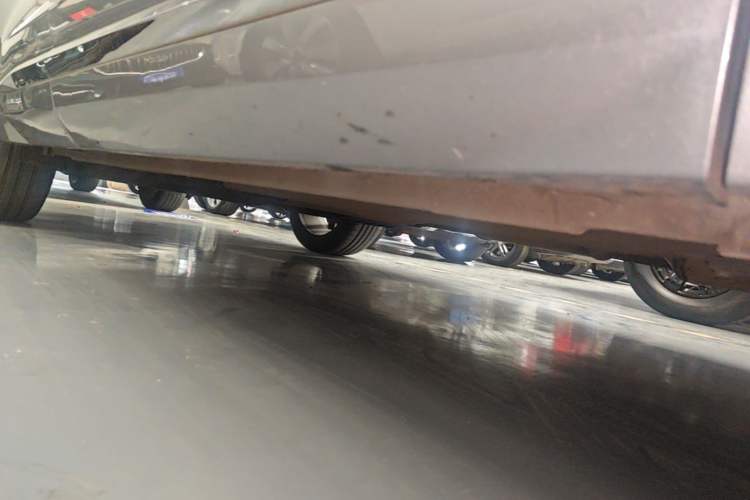 Used Geely Auto Monjaro L 2021 2.0TD DCT EVO Two-Wheel Drive Smart Luxury Version Right Side Sill