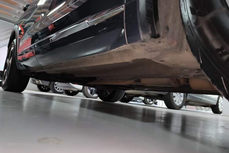 Used Geely Auto Monjaro L 2021 2.0TD DCT EVO Two-Wheel Drive Prestige Version Right Side Sill