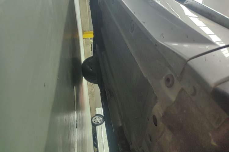 Used Geely Auto Monjaro L 2021 2.0TD DCT EVO Two-Wheel-Drive Flagship Version Right Side Sill
