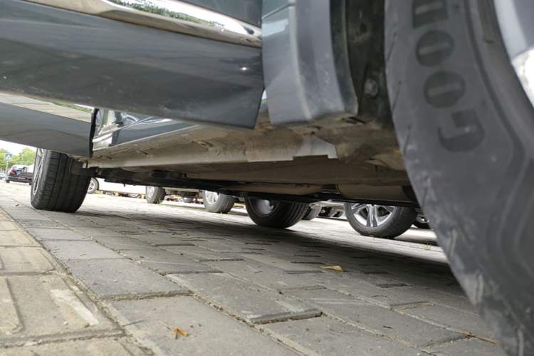 Used Geely Auto Monjaro L 2021 2.0TD DCT EVO Two-Wheel Drive Smart Luxury Version Right Side Sill
