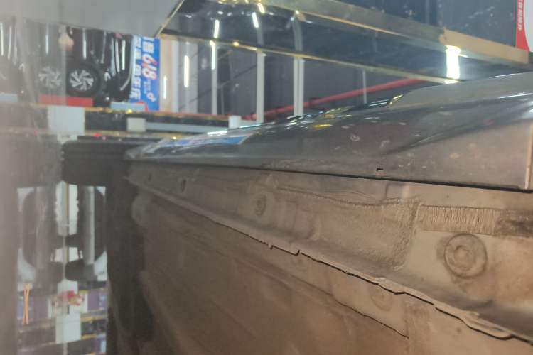 Used Geely Auto Monjaro L 2021 2.0TD DCT EVO Two-Wheel Drive Smart Luxury Version Right Side Sill