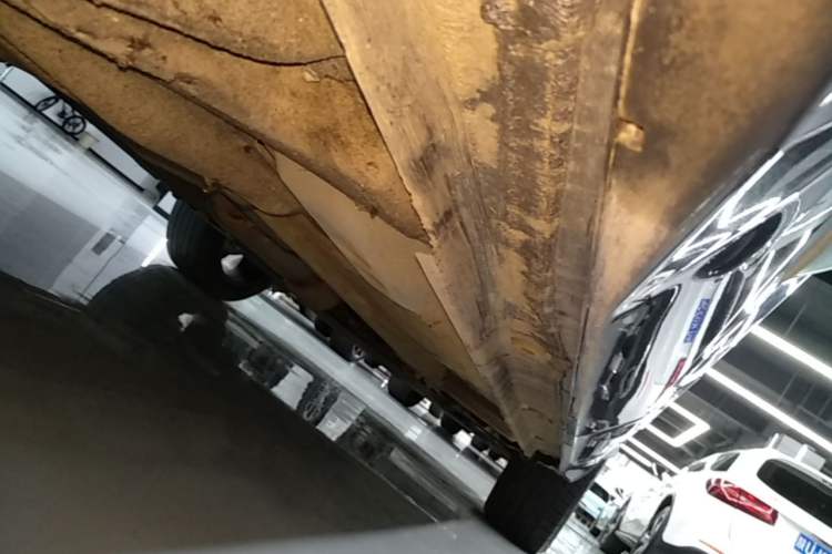 Used Geely Auto Monjaro L 2021 2.0TD DCT EVO Two-Wheel Drive Prestige Version Right Side Sill
