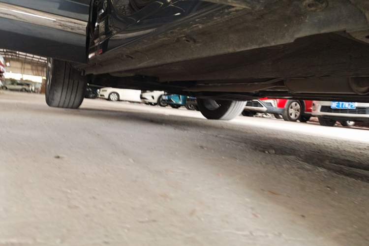 Used Geely Auto Monjaro L 2021 2.0TD DCT EVO Two-Wheel Drive Prestige Version Right Side Sill