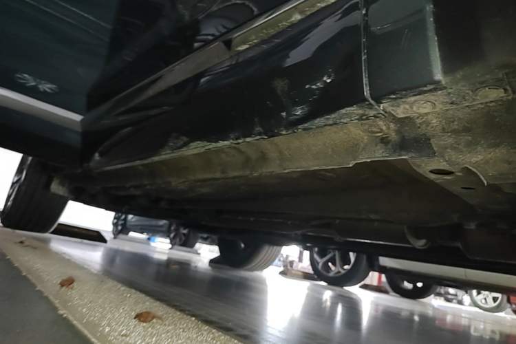 Used Geely Auto Monjaro L 2021 2.0TD DCT EVO Two-Wheel Drive Smart Luxury Version Right Side Sill