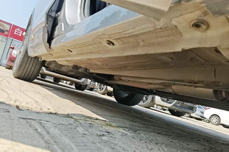 Used Geely Auto Monjaro L 2021 2.0TD DCT EVO Two-Wheel Drive Prestige Version Right Side Sill