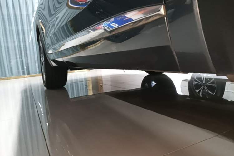 Used Geely Auto Monjaro L 2021 2.0TD DCT EVO Two-Wheel Drive Prestige Version Right Side Sill