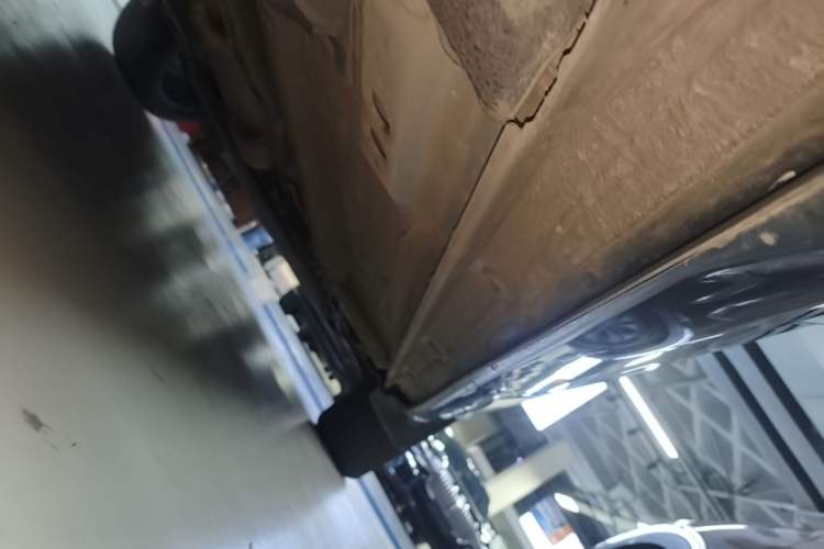 Used Geely Auto Monjaro L 2021 2.0TD DCT EVO Two-Wheel Drive Prestige Version Right Side Sill