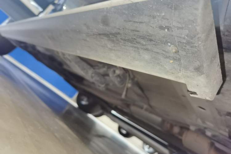 Used Geely Auto Monjaro L 2021 2.0TD DCT EVO Two-Wheel Drive Prestige Version Right Side Sill