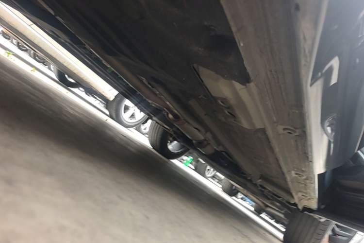 Used Geely Auto Monjaro L 2021 2.0TD DCT EVO Two-Wheel Drive Smart Luxury Version Right Side Sill