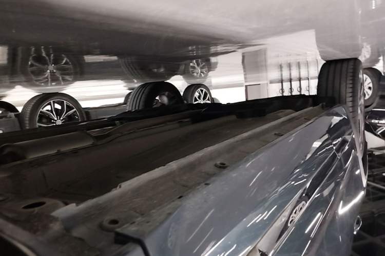Used Geely Auto Monjaro L 2021 2.0TD DCT EVO Two-Wheel Drive Smart Luxury Version Right Side Sill