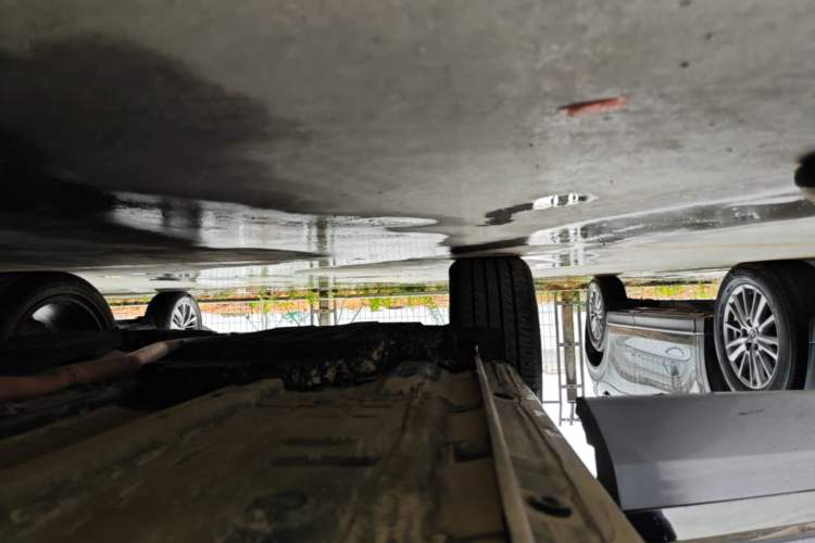 Used Geely Auto Monjaro L 2021 2.0TD High-Power Automatic All-Wheel Drive Luxury Version Right Side Sill