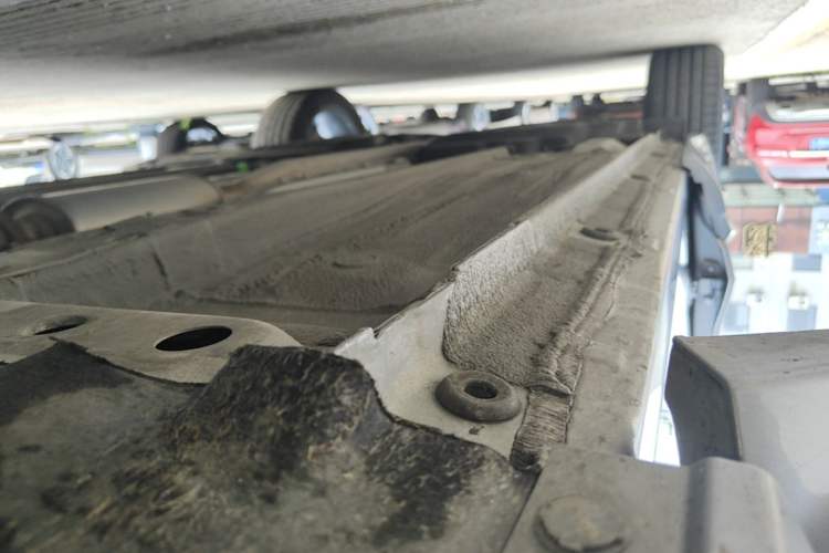 Used Geely Auto Monjaro L 2021 2.0TD DCT EVO Two-Wheel Drive Smart Luxury Version Right Side Sill