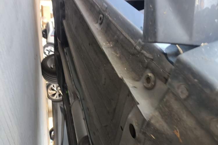 Used Geely Auto Monjaro L 2021 2.0TD DCT EVO Two-Wheel Drive Smart Luxury Version Right Side Sill