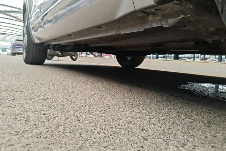Used Geely Auto Monjaro L 2021 2.0TD DCT EVO Two-Wheel Drive Prestige Version Right Side Sill