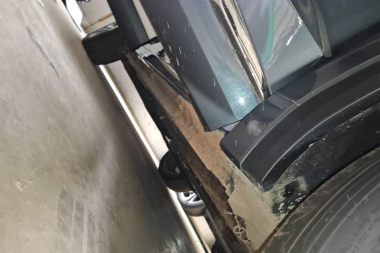 Used Geely Auto Monjaro L 2021 2.0TD High-Power Automatic All-Wheel-Drive Flagship Version Right Side Sill