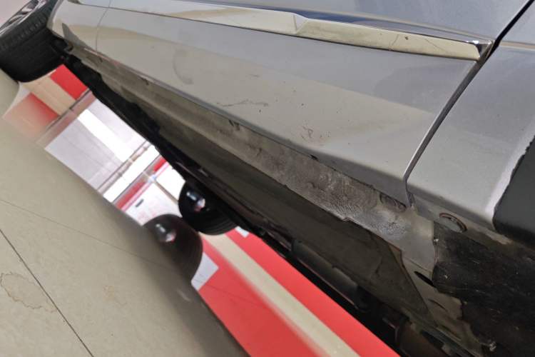 Used Geely Auto Monjaro L 2021 2.0TD DCT EVO Two-Wheel Drive Smart Luxury Version Right Side Sill