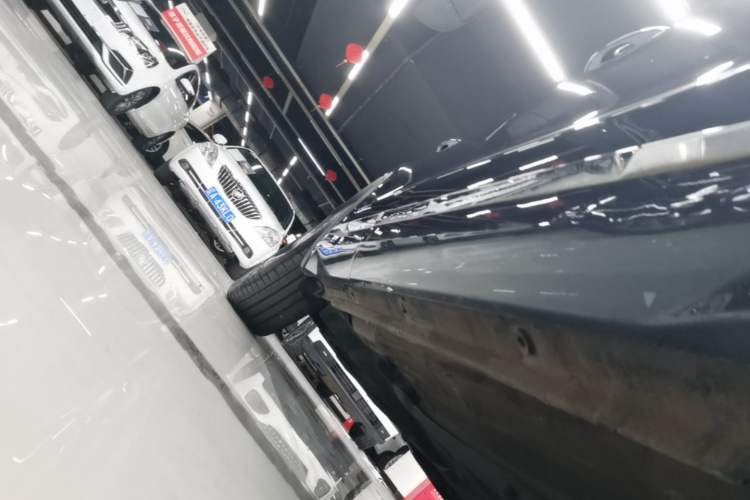Used Geely Auto Monjaro L 2021 2.0TD DCT EVO Two-Wheel Drive Smart Luxury Version Right Side Sill