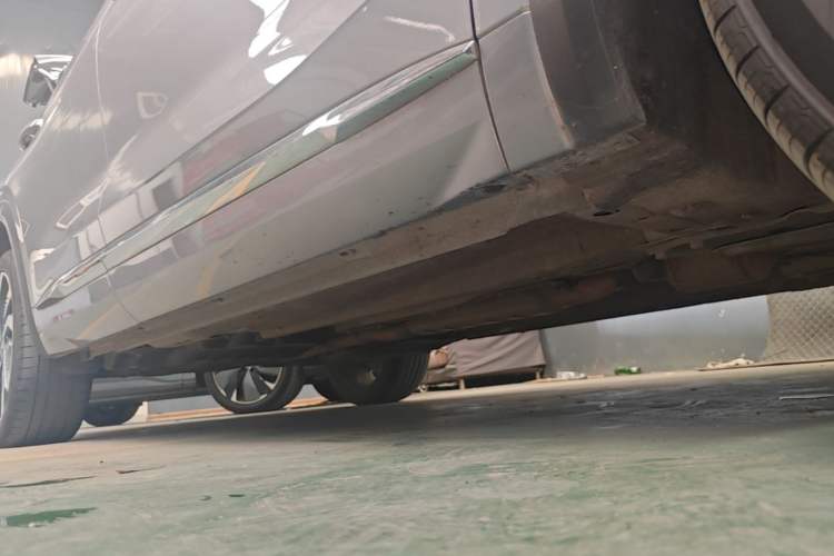 Used Geely Auto Monjaro L 2021 2.0TD High-Power Automatic All-Wheel-Drive Flagship Version Right Side Sill