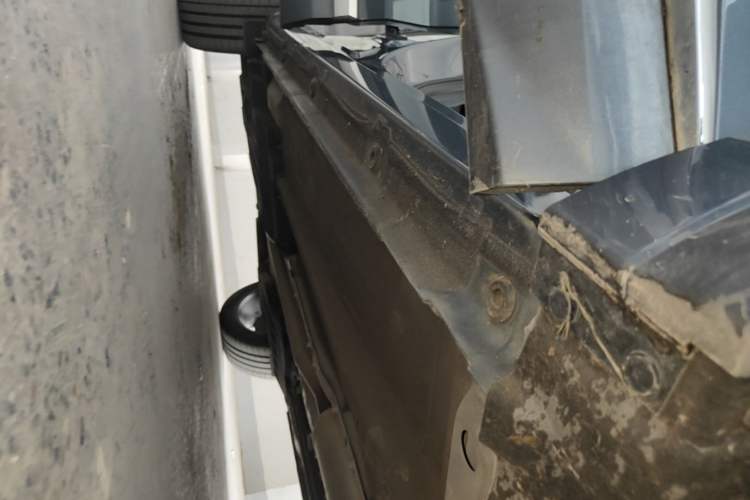 Used Geely Auto Monjaro L 2021 2.0TD DCT EVO Two-Wheel Drive Smart Luxury Version Right Side Sill