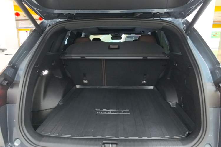 Used Geely Auto Monjaro L 2021 2.0TD DCT EVO Two-Wheel Drive Smart Luxury Version Trunk