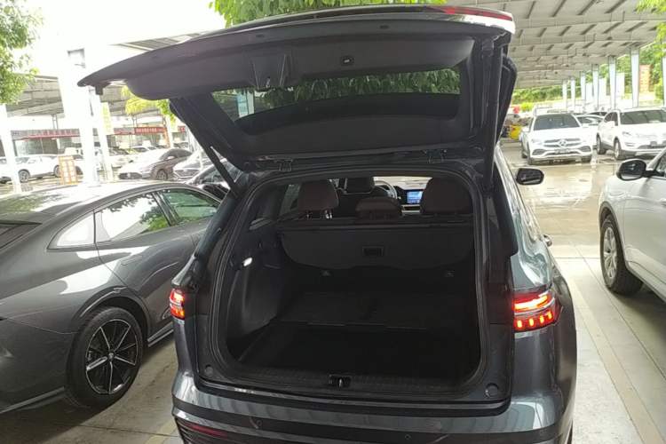 Used Geely Auto Monjaro L 2021 2.0TD DCT EVO Two-Wheel Drive Smart Luxury Version Trunk