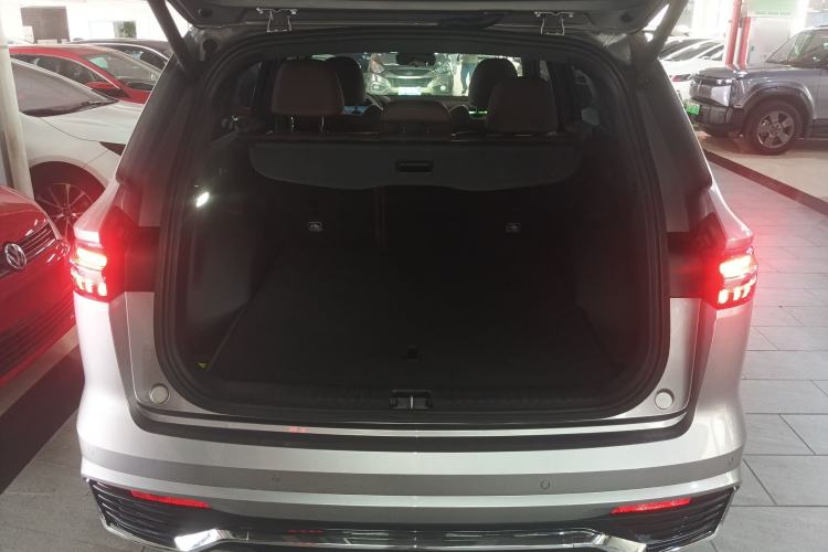 Used Geely Auto Monjaro L 2021 2.0TD DCT EVO Two-Wheel Drive Prestige Version Trunk
