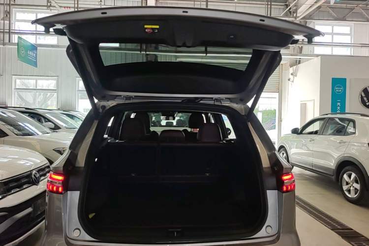 Used Geely Auto Monjaro L 2021 2.0TD High-Power Automatic All-Wheel-Drive Flagship Version Trunk