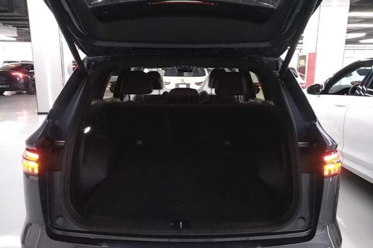 Used Geely Auto Monjaro L 2021 2.0TD DCT EVO Two-Wheel Drive Prestige Version Trunk