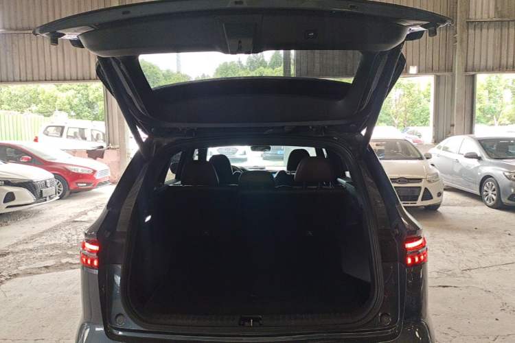 Used Geely Auto Monjaro L 2021 2.0TD DCT EVO Two-Wheel Drive Prestige Version Trunk