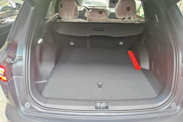 Used Geely Auto Monjaro L 2021 2.0TD High-Power Automatic All-Wheel-Drive Flagship Version Trunk