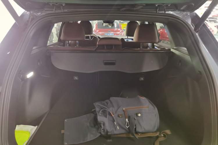 Used Geely Auto Monjaro L 2021 2.0TD DCT EVO Two-Wheel Drive Prestige Version Trunk