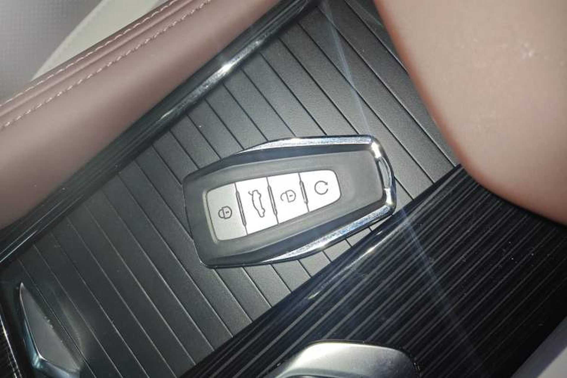Used Geely Auto Monjaro L 2021 2.0TD DCT EVO Two-Wheel Drive Prestige Version Vehicle Key