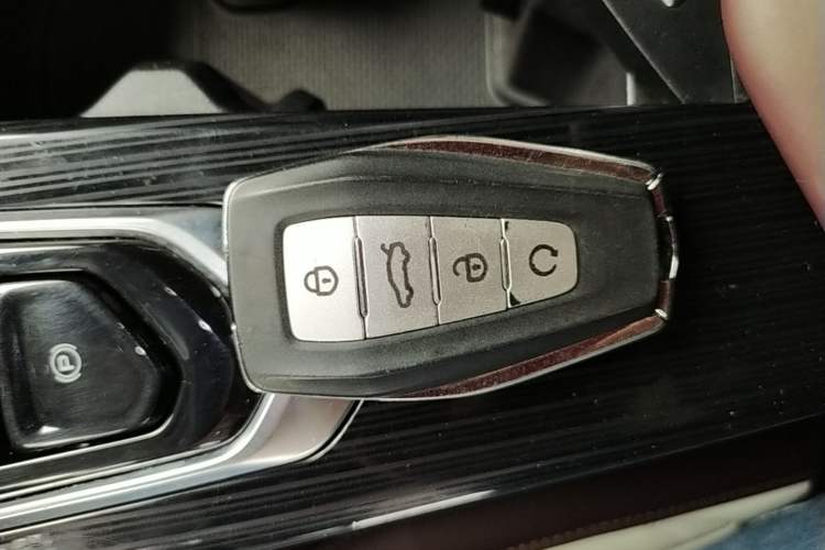 Used Geely Auto Monjaro L 2021 2.0TD DCT EVO Two-Wheel Drive Smart Luxury Version Vehicle Key