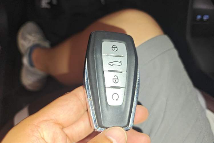Used Geely Auto Monjaro L 2021 2.0TD DCT EVO Two-Wheel Drive Smart Luxury Version Vehicle Key