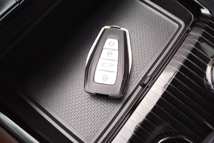 Used Geely Auto Monjaro L 2021 2.0TD DCT EVO Two-Wheel Drive Prestige Version Vehicle Key