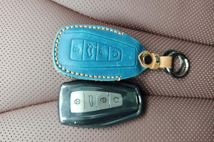 Used Geely Auto Monjaro L 2021 2.0TD DCT EVO Two-Wheel Drive Smart Luxury Version Vehicle Key