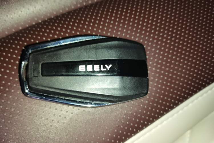 Used Geely Auto Monjaro L 2021 2.0TD DCT EVO Two-Wheel Drive Smart Luxury Version Vehicle Key