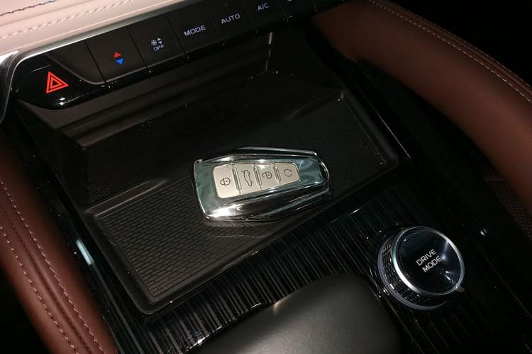 Used Geely Auto Monjaro L 2021 2.0TD DCT EVO Two-Wheel Drive Smart Luxury Version Vehicle Key