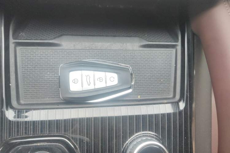 Used Geely Auto Monjaro L 2021 2.0TD DCT EVO Two-Wheel Drive Smart Luxury Version Vehicle Key