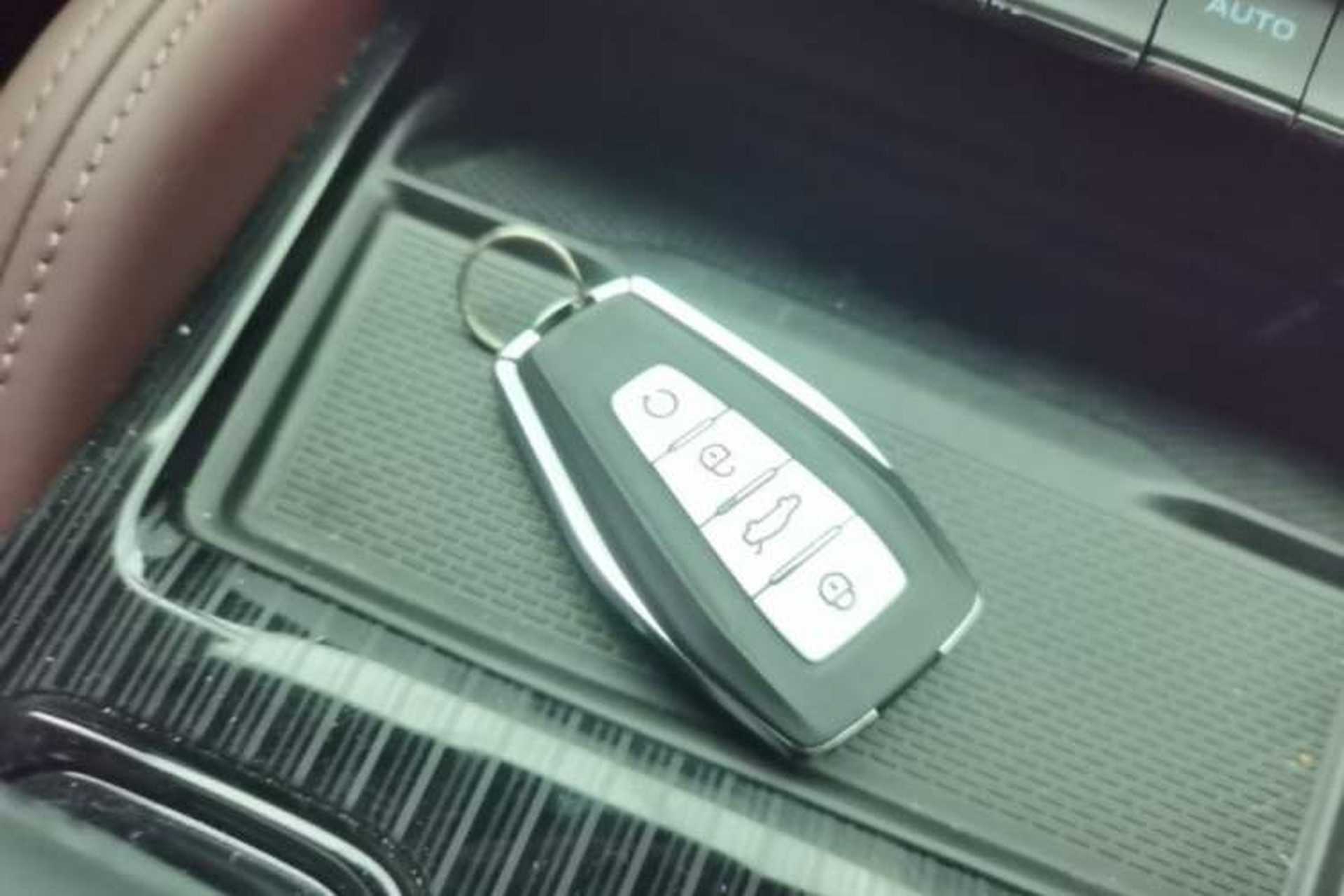 Used Geely Auto Monjaro L 2021 2.0TD DCT EVO Two-Wheel Drive Smart Luxury Version Vehicle Key