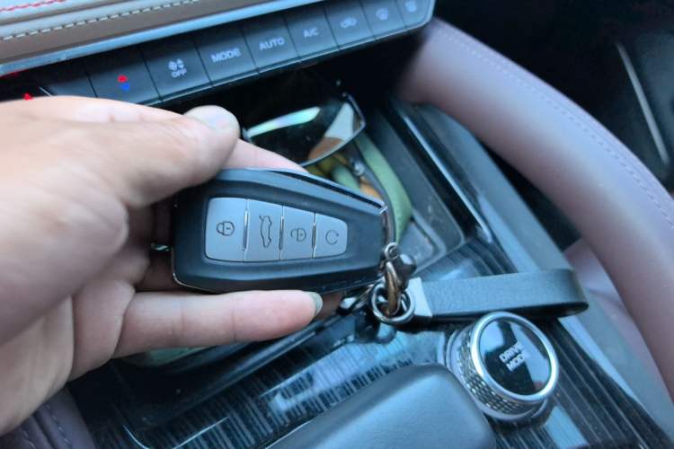 Used Geely Auto Monjaro L 2021 2.0TD DCT EVO Two-Wheel Drive Prestige Version Vehicle Key
