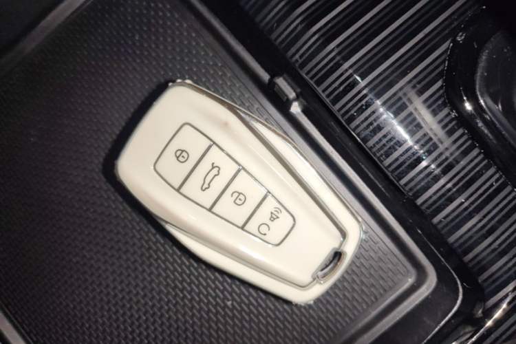 Used Geely Auto Monjaro L 2021 2.0TD DCT EVO Two-Wheel Drive Prestige Version Vehicle Key