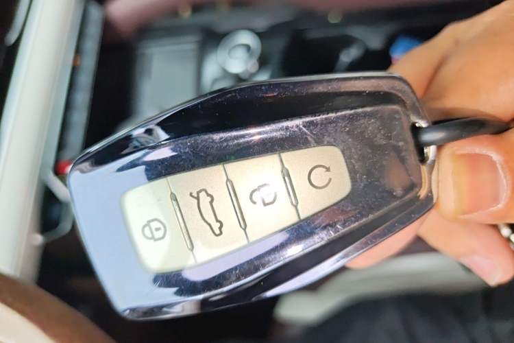 Used Geely Auto Monjaro L 2021 2.0TD DCT EVO Two-Wheel Drive Smart Luxury Version Vehicle Key