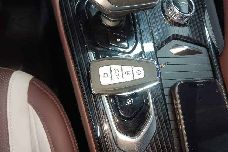Used Geely Auto Monjaro L 2021 2.0TD DCT EVO Two-Wheel Drive Prestige Version Vehicle Key