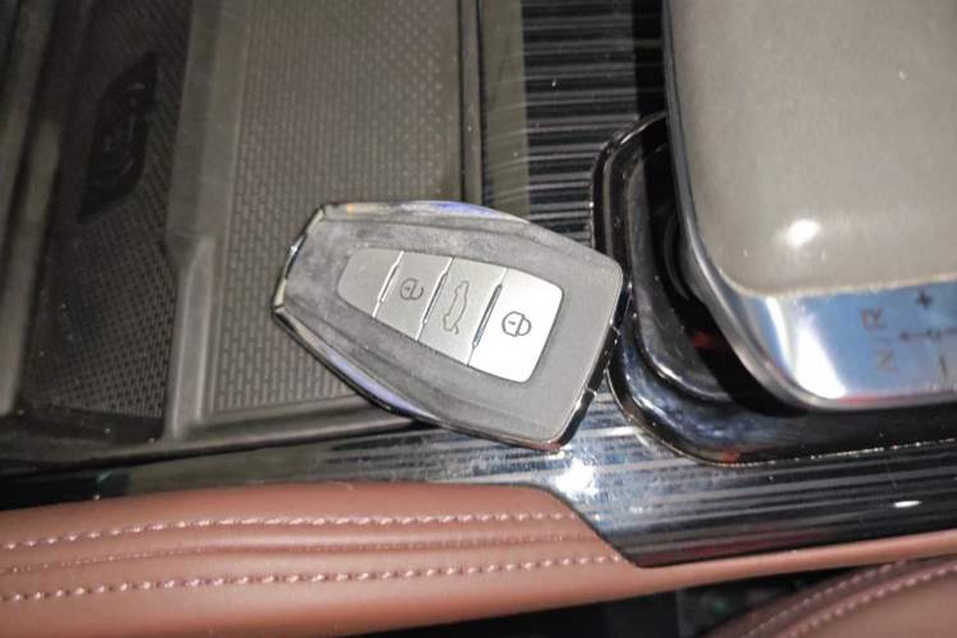 Used Geely Auto Monjaro L 2021 2.0TD DCT EVO Two-Wheel Drive Smart Luxury Version Vehicle Key
