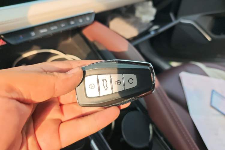 Used Geely Auto Monjaro L 2021 2.0TD DCT EVO Two-Wheel Drive Prestige Version Vehicle Key