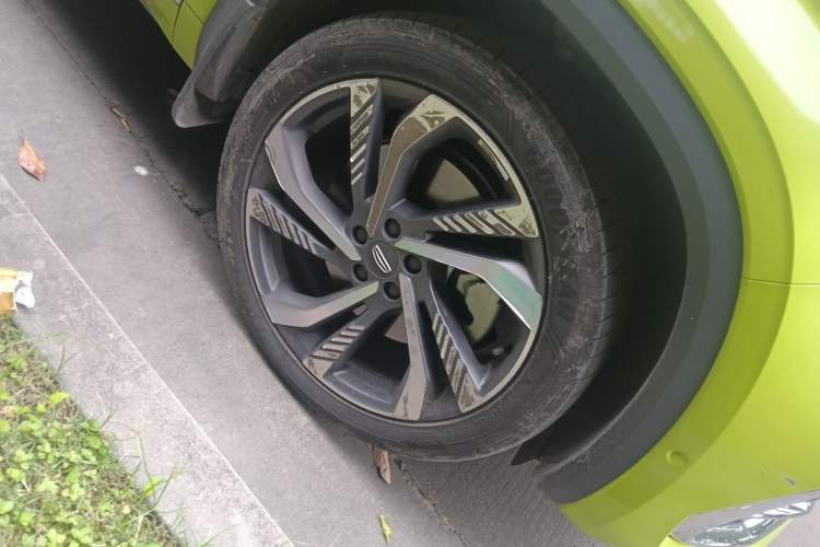 Used Geely Auto Monjaro L 2021 2.0TD High-Power Automatic All-Wheel-Drive Flagship Version Right Front Wheel Hub